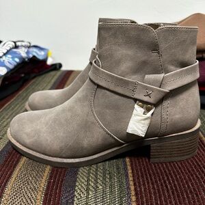 Kohl's Tan Ankle Booties with Chunky Heel
